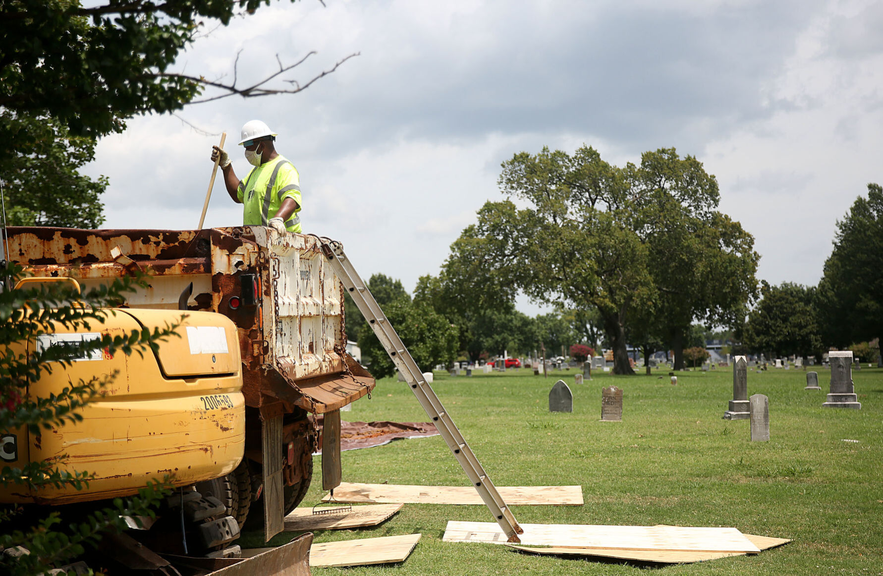 Mass graves search